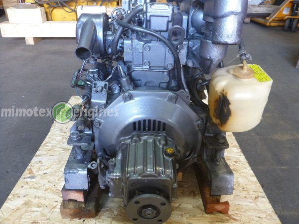 18HP Yanmar 2GM Diesel Engine with transmission - Image 5